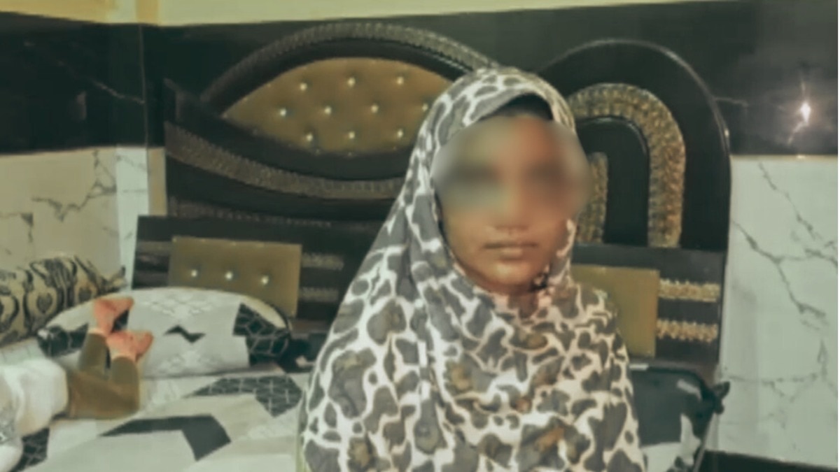 शाहीन के बेडरूम में पति राजेश ने क्यों लगवाया कैमरा! मेरठ की युवती पुलिस के पास पहुंची और बताई हैरान कर देने वाली बात