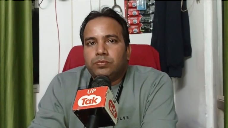 बिहार चुनाव की बात पर बवाल! लखनऊ में चंद्र प्रकाश यादव ने डॉक्टर श्रवण तिवारी का अंगूठा दांत से काट लिया डॉक्टर श्रवण तिवारी