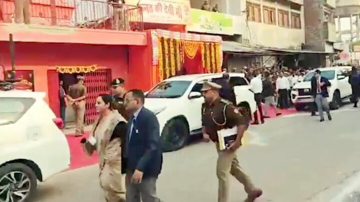 बस्ती की DM कृतिका ज्योत्सना और SP अभिनंदन की इस दौड़ के खूब चर्चे! इसके पीछे की कहानी जान लीजिए Basti, Basti News, SP Abhinandan, DM Kritika Jyotsna, IAS officer Kritika Jyotsna, Yogi Adityanath, CM Yogi, UP News, बस्ती, बस्ती न्यूज, एसपी अभिनंदन, डीएम कृतिका ज्योत्सना, आईएएस अधिकारी कृतिका ज्योत्सना, योगी आदित्यनाथ, सीएम योगी, यूपी न्यूज