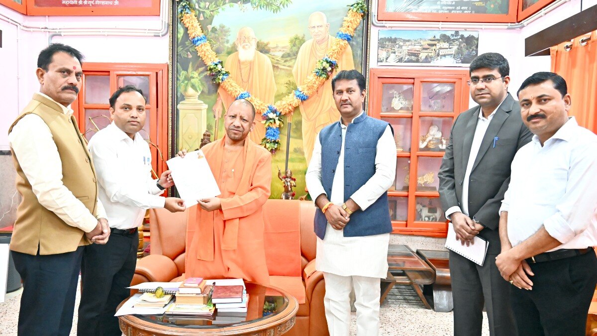 CM Yogi Adityanath filled his SIR form