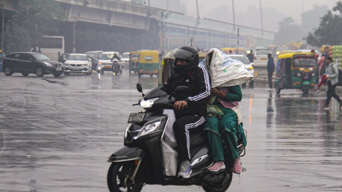 UP Weather Update: यूपी में बारिश, कोहरा और कोल्ड वेव को लेकर मौसम विभाग ने दिया ये ताजा अपडेट UP Weather, UP Weather News, UP News, Uttar Pradesh, dense fog, cold weather, weather department, Lucknow, Kanpur, Agra, Meerut, Gorakhpur, Varanasi, cold wave, weather update