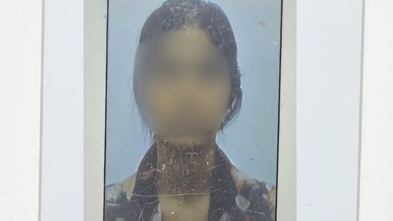 फोन पर बात हुई और फिर...ग्रेटर नोएडा में 22 वर्षीय युवती ने बिल्डिंग के 16वें फ्लोर से लगाई छलांग UP Tak