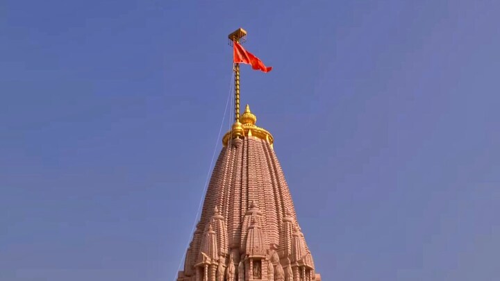 राम मंदिर के ध्वज की असली कहानी इसकी डिजाइन बनाने वाले ललित मिश्रा ने बताई UP Tak