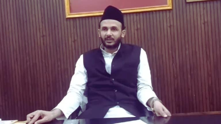 उधर अयोध्या में राम मंदिर पर हुआ ध्वजारोहण इधर संभल के सपा सांसद जियाउर्रहमान कहने लगे ऐसी बातें Sambhal MP Ziaurrahman