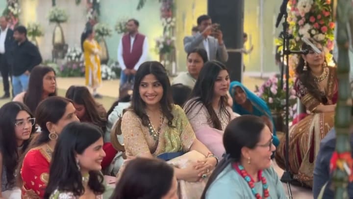 आर्यन की शादी में गजब की खूबसूरत लग रहीं डिंपल यादव, फंक्शन में इस ढंग से खुद को किया कैरी Dimple Yadav