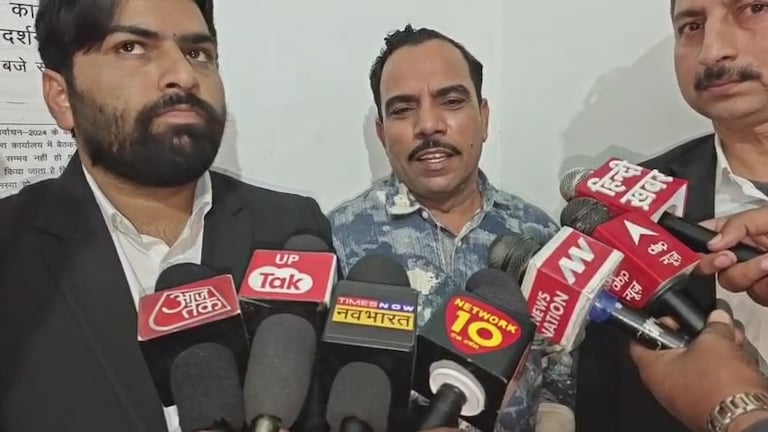 '10 वाला बिस्कुट' से फेमस हुए शादाब जकाती अरेस्ट होते ही छूट गए! इस केस में क्या हुआ सब जानिए तस्वीर में शादाब जकाती