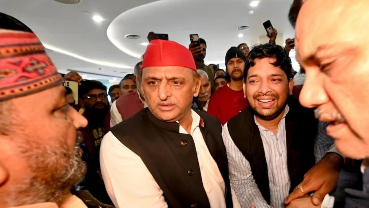 घोषी उपचुनाव में कौन होगा उम्मीदवार, क्या सपा देगी सुधाकर सिंह के बेटे सुजीत को चांस? Akhilesh yadav and sujeet singh