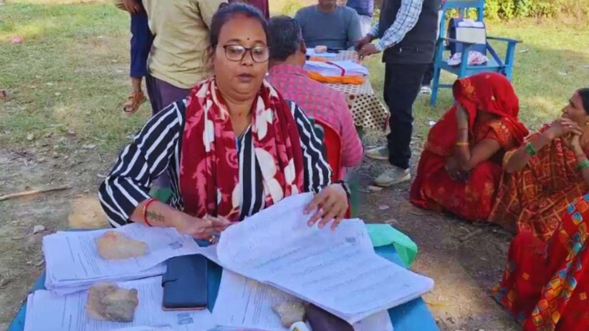 SIR का फॉर्म भरने में BLO को आ रही ये सारी परेशानी, 4 दिसंबर की डेडलाइन में इसे पूरा करना बना बड़ा चैलेंज