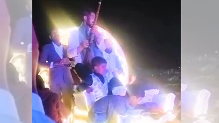 कौशांबी के ग्राम प्रधान की घर की शादी में हुई ताबड़तोड़ फायरिंग, सोशल मीडिया पर तेजी से वायरल हुए वीडियो UP Tak