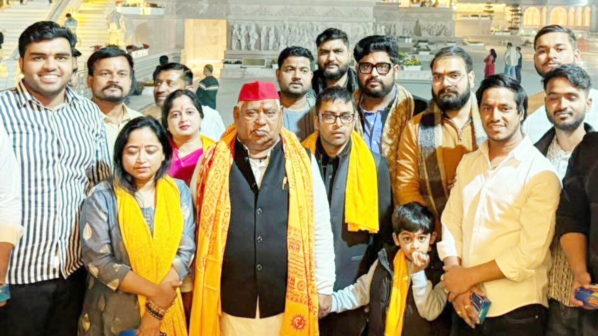 परिवार को लेकर राम मंदिर गए सपा सांसद अवधेश प्रसाद, गर्भगृह में किया पूजन, बाहर आकर लगाए बड़े आरोप Ram Temple, Ayodhya Ram Temple, Awadhesh Prasad, SP MP Awadhesh Prasad, UP News, UP Viral News, राम मंदिर, अयोध्या राम मंदिर, अवधेश प्रसाद, सपा सांसद अवधेश प्रसाद, यूपी न्यूज, यूपी वायरल न्यूज