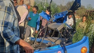 दिल्ली-लखनऊ हाईवे पर हुआ भीषण सड़क हादसा, ऑटो और रोडवेज बस की टक्कर में एक ही परिवार के 5 लोगों की हुई मौत UP Tak