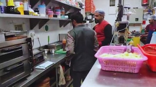 इस गड़बड़ी के बाद लखनऊ का लुलु हाइपर मार्केट कराया गया बंद! इन 7 प्रतिष्ठित मॉल का हाल जान रह जाएंगे दंग UP Tak