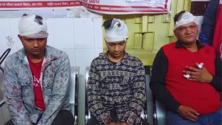 बागपत में उस्मान और नवाब के बीच ग्राहक को लहंगा दिखाने के चक्कर में शुरू हुई मारपीट तभी जमीन पर गिरकर हारून की हो गई मौत Baghpat News