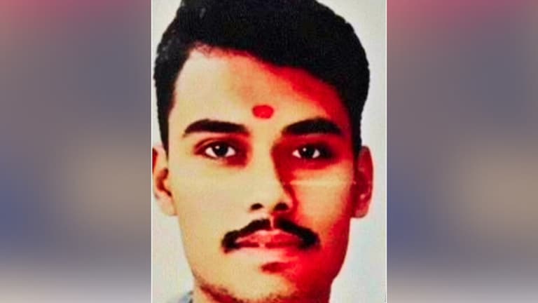 गोरखपुर पुलिस को महराजगंज में मिला 17 साल के अंबुज भारद्वाज का सिर और धड़, खौफनाक वारदात Gorakhpur, Gorakhpur News, Gorakhpur Murder, Gorakhpur Police, Gorakhpur Police, Gorakhpur Ambuj Bharadwaj murder, Friends Murder, Axe, Mahrajganj, Teen murdered by friends