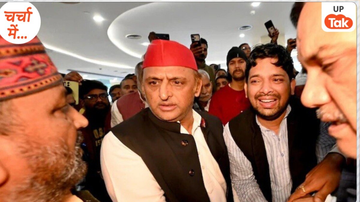 Akhilesh Yadav and Sujeet singh