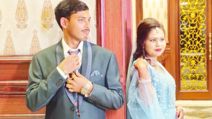 पूर्व ब्लाक प्रमुख ससुर महेंद्र सिंह और उसके बेटे ने शादी के 32 दिनों में ही रश्मि के साथ ये क्या कर दिया! Newlywed bride dies, marriage, Fatehpur, Fatehpur Block Pramukh, Komal Alias Rashmi Singh, Block Pramukh, Dowry Death, Suicide, Fatehpur, Aditya Singh