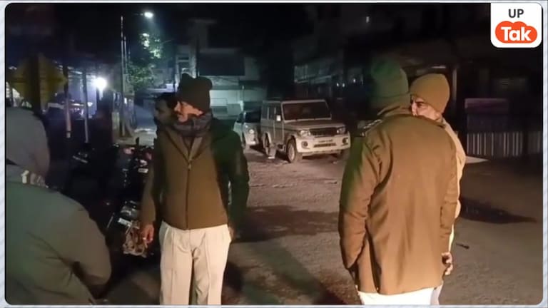 मेरठ में नशे में मिले चौकी इंचार्ज फिर शिकायत थानेदार पर पहुंची तो वो भी थे टल्ली! दोनों के नाम सामने आए Meerut News