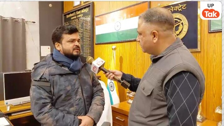 अपने गांव या जॉब वाले शहर, कहां रखें वोटर लिस्ट में नाम... जमीन और प्रॉपर्टी की दुविधा को रामपुर DM अजय द्विवेदी ने समझाया UP Tak