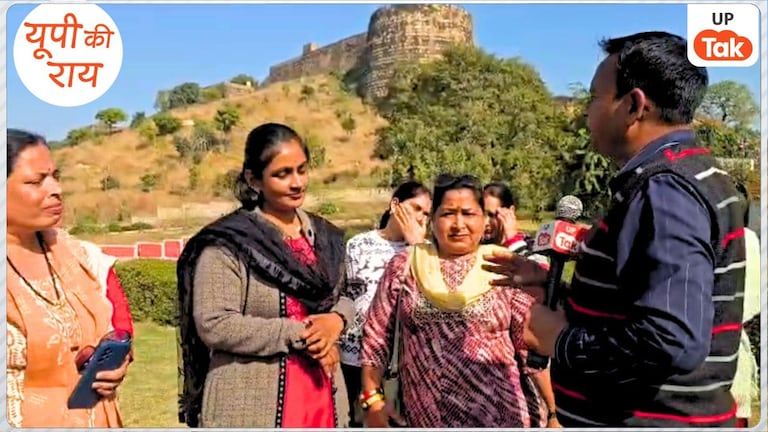 इधर अखिलेश यादव ने किया 40000 देने का वादा तो झांसी की महिलाओं ने कह दी ये बड़ी बात UP Tak