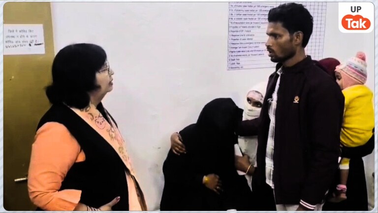 8 महीने की प्रेगनेंट रुखसार के पेट पर रोहित यादव ने मार दी लात! अकबरपुर मेडिकल कॉलेज में क्यों हुआ ऐसा? पीडितों से मिलतीं मंत्री प्रतीभा शुक्ला