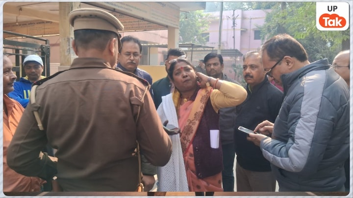 14 साल के प्रखर की बॉडी थी PM हाउस में, बाहर मामी की हुई सिपाही से झड़प, बोलीं- मिनट में सही कर दूंगी Kanpur News