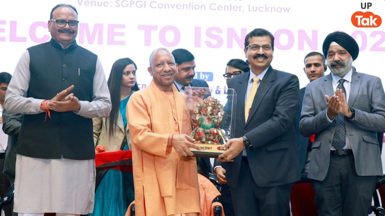 इलाज के लिए यूपी सीएम रिलीफ फंड से एक साल में दिए 1300 करोड़ रुपये... ISNCON-2025 में CM योगी ने कहीं ये बातें UP Tak