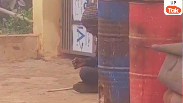 पत्नी संजू के सिर पर जनरेटर वाला हत्था मारा फिर गोली दागी, इसके बाद डिब्बों के पीछे जाकर बैठ गया, क्यों बना बेरहम? Agra, Agra News, Agra Police, Agra Viral News, Agra Crime, Agra Crime News, UP News, UP Viral News, UP Crime, UP Police, आगरा, आगरा न्यूज, आगरा पुलिस, आगरा वायरल न्यूज