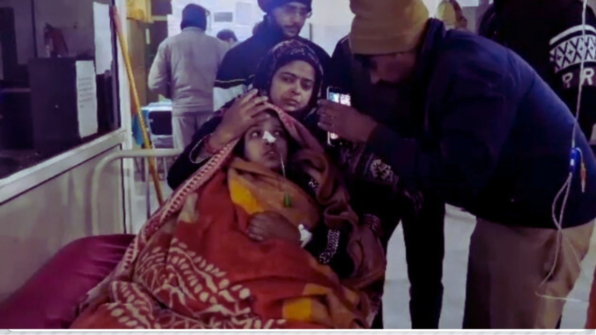 होटल से खाना लाया हूं बोल शारिक ने बीवी गुड़िया को जो खिलाया वहीं तड़पने लगी वो! फिर उजमा से इश्क वाली बात पता चली