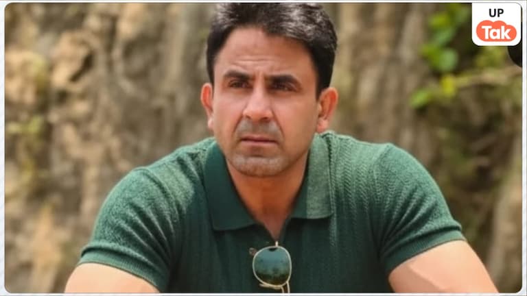 FIR के आदेश के बाद ASP अनुज चौधरी ने लगाई गोरखनाथ मंदर में हाजिरी, CM योगी तक पहुंचाया कोई संदेश? Photo: Anuj Chaudhary