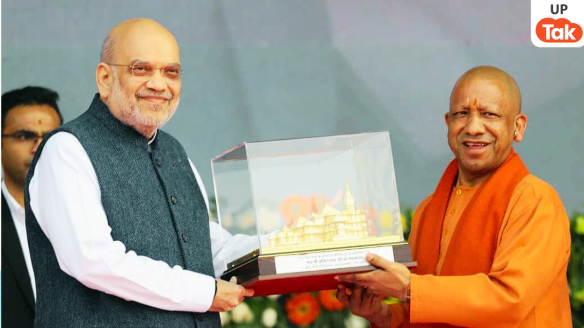 यूपी दिवस पर सीएम योगी आदित्यनाथ ने इन 2 योजनाओं को किया शुरू, ये 5 DM भी हुए सम्मानित