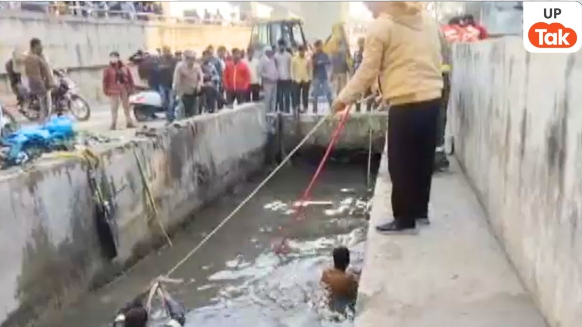 नाले में बच्चे के गिरने की खबर पाते ही सीधे उसमें कूद गए थानेदार अरुण मिश्रा, उनकी इस बहादुरी को देखकर हर कोई दंग!