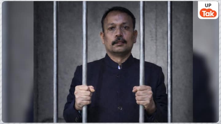 सिटी मजिस्ट्रेट पद से इस्तीफा देने वाले अलंकार अग्निहोत्री का ये वॉट्सऐप ग्रुप आया सामने, इसमें हुई ऐसी पोस्ट कि मची सनसनी! Alankar Agnihotri