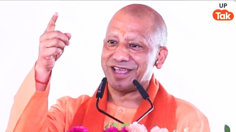 जब छोटे बच्चे को दिया गिफ्ट तो वो लौटाने लगा फिर CM योगी उससे बोले 'हम भी तेरे दादा लगते हैं' UPTak