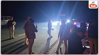 रायबरेली में देर रात गंगा एक्सप्रेसवे पर चक्कर लगाने निकलीं महिलाओं के ग्रुप को कुचलते हुए निकल गई गाड़ी, 5 की दर्दनाक मौत से हड़कंप UP Tak