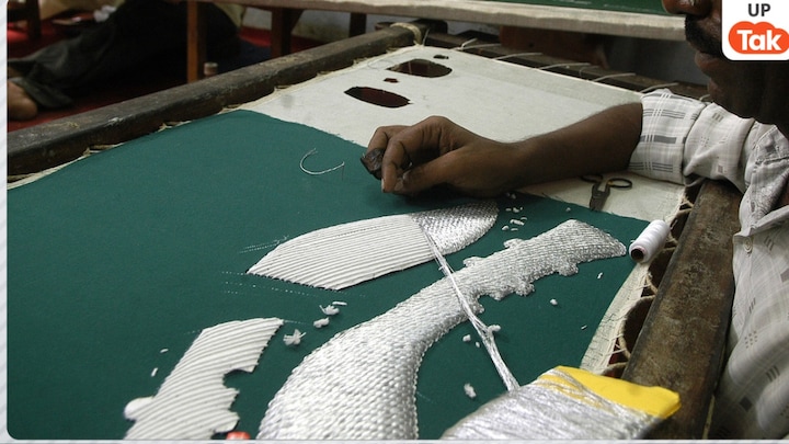 Impact Feature: बदल गया शाहजहांपुर! योगी सरकार ने दी विवि और मेडिकल कॉलेज की सौगात, जरी-जरदोजी को मिली अंतरराष्ट्रीय पहचान Representative Image of Zardozi craftsmen