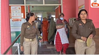 ये बंदरिया वाली चला रही थी सेक्स रैकेट और अचानक इसके घर से निकल भागने लगे अर्ध नग्न युवक! फिरोजाबाद में गजब का कांड Firozabad News