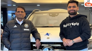 बहुत मिस करूंगा पापा आपको... पिता के निधन के बाद रिंकू सिंह ने पहली बार जो कुछ कहा उस जान आंख गीली हो जाएंगी! Rinku Singh with his father Khanchand Singh.