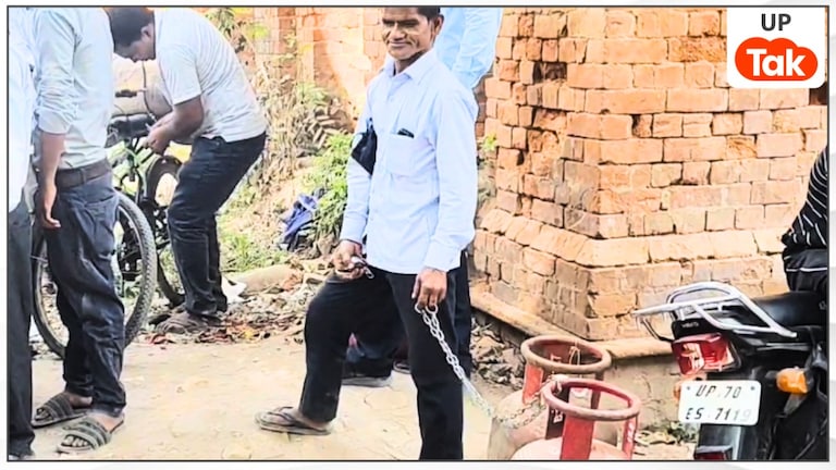 सिलेंडर मिलते ही शख्स ने उसपर बांधी जंजीर... प्रयागराज से सामने आई ग्राउंड रिपोर्ट आपके होश फाख्ता कर देगी Prayagraj News