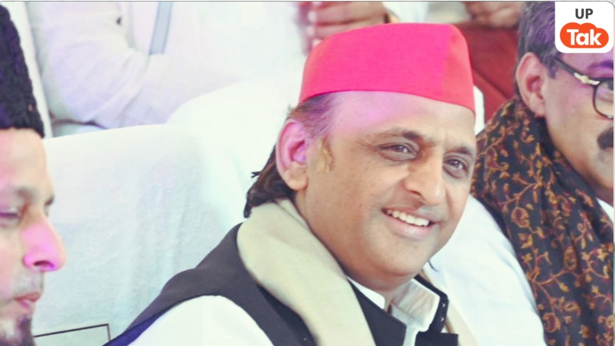 Akhilesh Yadav, SP Chief Akhilesh Yadav, Iftar party held in Varanasi Ganga, Varanasi Iftar party controversy, UP News, UP Viral News, अखिलेश यादव, सपा चीफ अखिलेश यादव, वाराणसी गंगा में हुई इफ्तार पार्टी, वाराणसी इप्तार पार्टी विवाद