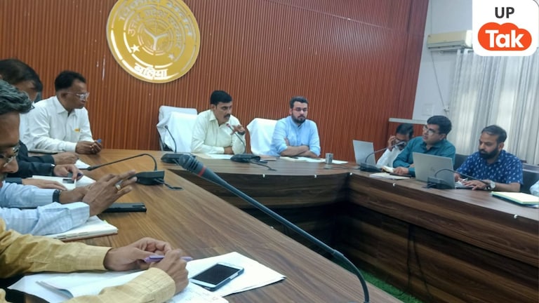 संचारी रोगों और 'हीट वेव' के खिलाफ बलिया ने कसी कमर: घर-घर दस्तक देंगी आशा और आंगनबाड़ी कार्यकर्ता UP Tak