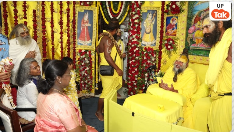 वृंदावन के केली कुंज आश्रम में राष्ट्रपति द्रौपदी मुर्मू ने लिया संत प्रेमानंद का आशीर्वाद, तब ऐसा था नजारा President Droupadi Murmu Vrindavan Visit