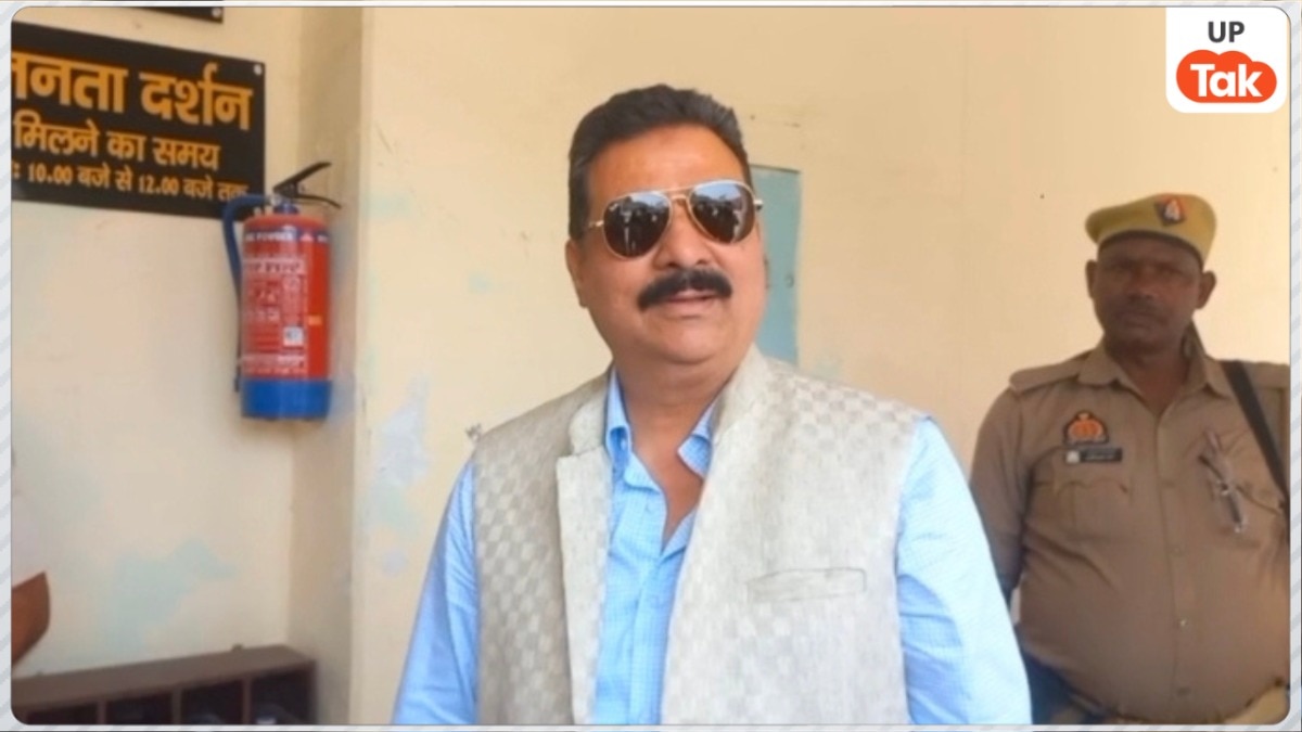 मुख्तार अंसारी के चचेरे भाई मंसूर ने गाजीपुर डीएम अविनाश कुमार से की मुलाकात,  कुर्क संपत्ति को लेकर अब किया ये दावा