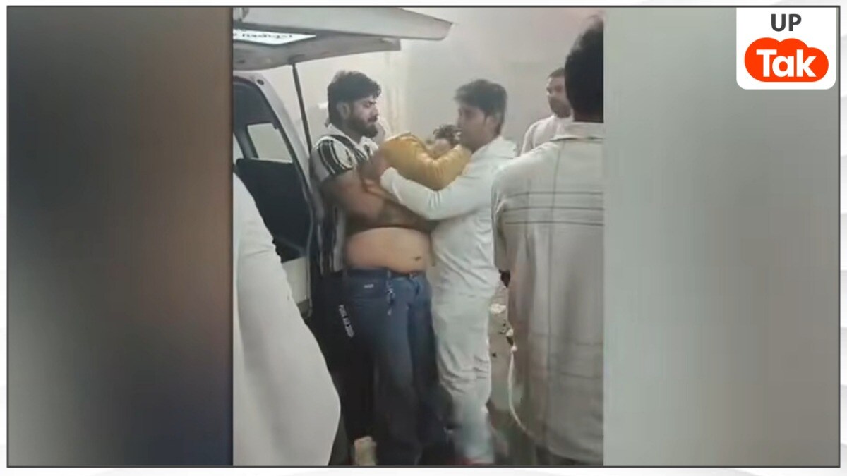 इस लड़के को बचाने के लिए गाड़ी के सामने आ गए थे फरसा बाबा... सामने आए वीडियो में हुए चौंकाने वाले दावे UP Tak
