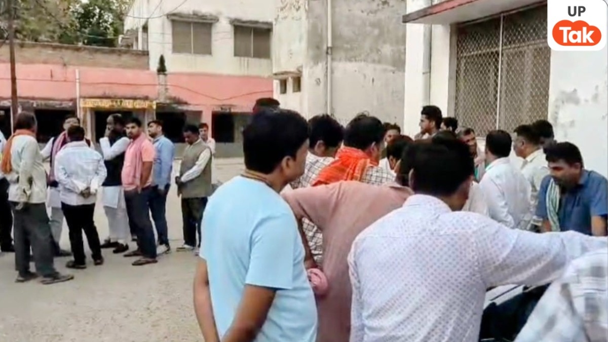 Ballia, Ballia News, Ballia Viral News, Ballia Police, Ballia Crime, Ballia Latest News, Ballia News, Ballia News, Ballia Fight, बलिया, बलिया न्यूज, बलिया वायरल न्यूज, बलिया पुलिस, बलिया क्राइम, बलिया लेटेस्ट न्यूज, बलिया की खबर