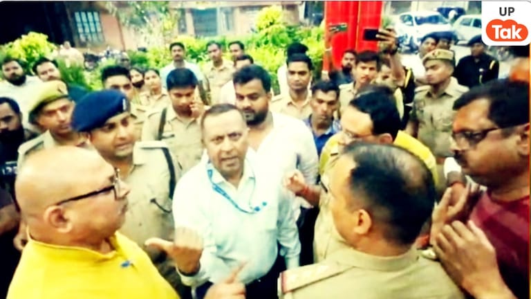 6 साल की बच्ची के साथ पहले हुआ रेप फिर सिस्टम ने उसे और 9 घंटे तड़पाया, गाजीपुर में उड़ी इंसानियत की धज्जियां Ghazipur, Ghazipur news, Ghazipur viral news, Ghazipur rape, Ghazipur rape case, Ghazipur police, up news, up viral news, up crime news, गाजीपुर, गाजीपुर न्यूज, गाजीपुर वायरल न्यूज, गाजीपुर क्राइम, यूपी न्यूज, यूपी वायरल न्यूज