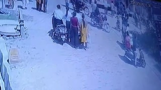 Saharanpur salon assault cctv video: सहारनपुर में पुराने विवाद का बदला! सैलून में घुसकर बाइक सवारों ने दो भाईयों को किया घायल; CCTV में कैद हुई सनसनीखेज मारपीट UP Tak