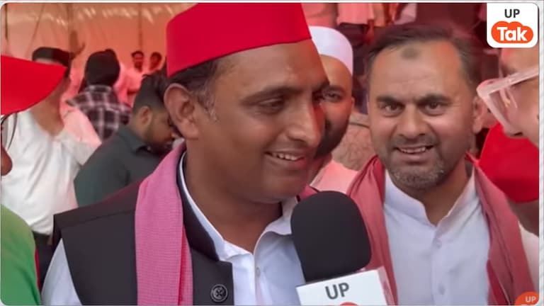 अखिलेश यादव की रैली में अलीगढ़ से पहुंचे उनके हमशक्ल सलाउद्दीन को देख हर कोई रह गया हैरान Akhilesh Yadav Doppelganger