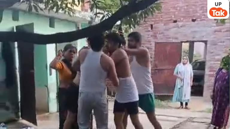 Amethi Dispute Case: अमेठी में जमीन बंटवारे के विवाद में मारपीट, वीडियो वायरल; पुलिस जांच में जुटी UP Tak