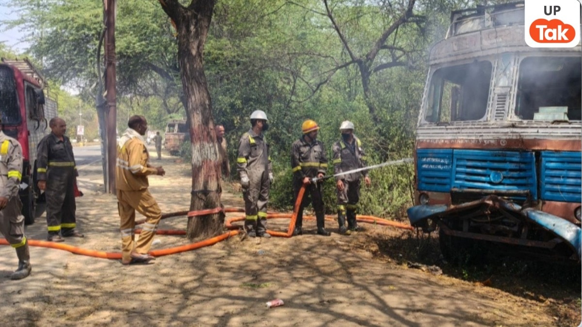 Vrindavan Road Accident: वृंदावन में खड़े जब्त ट्रक में भीषण आग, चंद मिनटों में बना ‘आग का गोला’, मची अफरा-तफरी