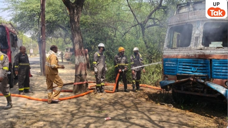 Vrindavan Road Accident: वृंदावन में खड़े जब्त ट्रक में भीषण आग, चंद मिनटों में बना ‘आग का गोला’, मची अफरा-तफरी UP Tak
